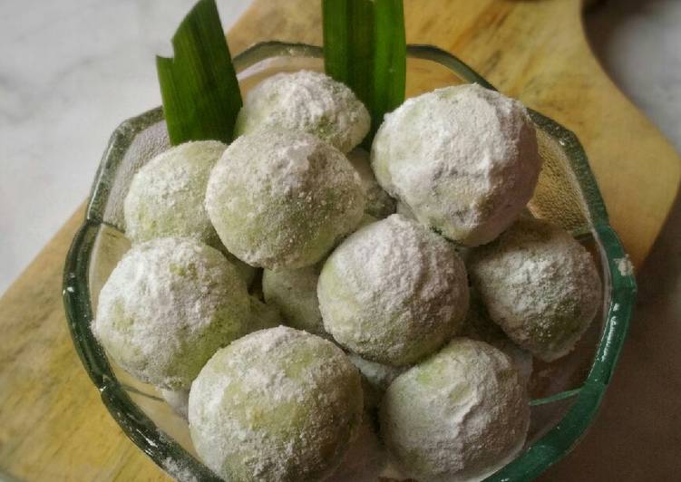 Recipe: Yummy 28. Putri Salju Pandan