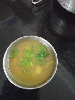 व्हेज सुप (veg soup recipe in marathi) रेसिपी चे मुख्य फोटो