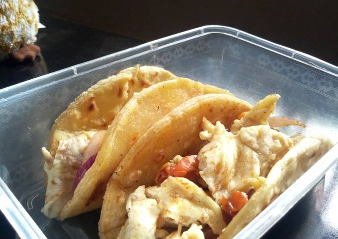 Potato bread and scrambled eggs tacos Recipe