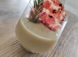 Une photo de Velouté d'artichaut et chips de pancetta