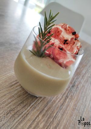 Une photo de Velouté d'artichaut et chips de pancetta