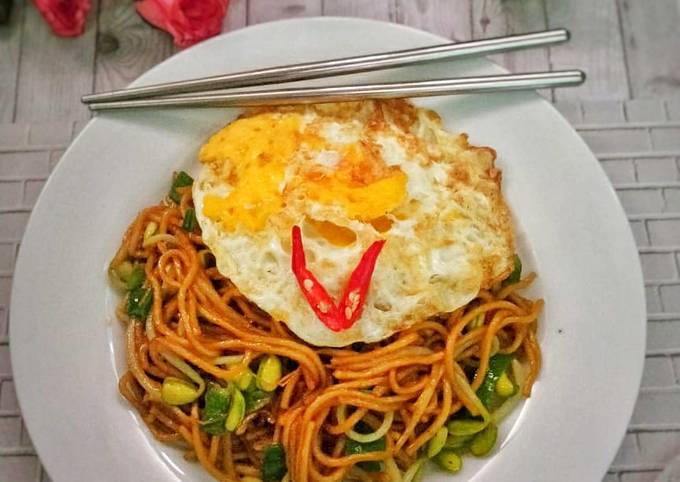 150. Tiam Mie (Mie Goreng Manis Pontianak)