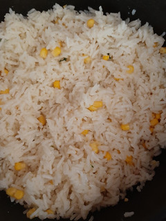 Una foto de Arroz blanco con elote