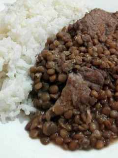 Una foto de Lentejas con arroz