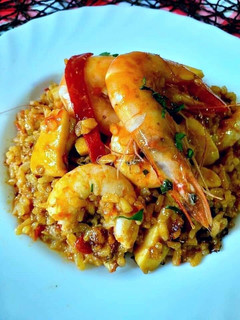 Una foto de Arroz a la sartén con langostinos frescos y potas