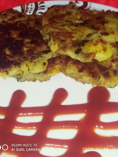 आलू ब्रेड की टिक्की (aloo bread ki tikki recipe in Hindi) रेसिपी मुख्य फोटो