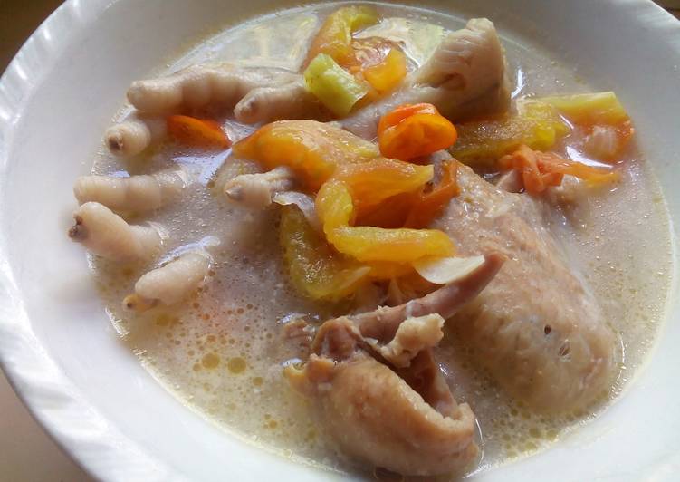 Garang asem ayam masak di kuali