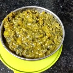 A picture of Potato-Spinach Sabzi.