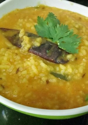 દાળ ખિચડી (Dal Khichdi Recipe In Gujarati) રેસીપી મુખ્ય ફોટો