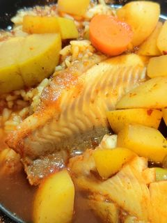 Una foto de Caldo de pescado con filete