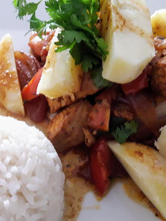 Una foto de Pescado Saltado a lo Carmelita