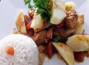 Una foto de Pescado Saltado a lo Carmelita