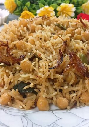 A picture of Chana biryani.