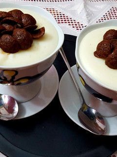 Una foto de Crema de arroz anisado con toppings