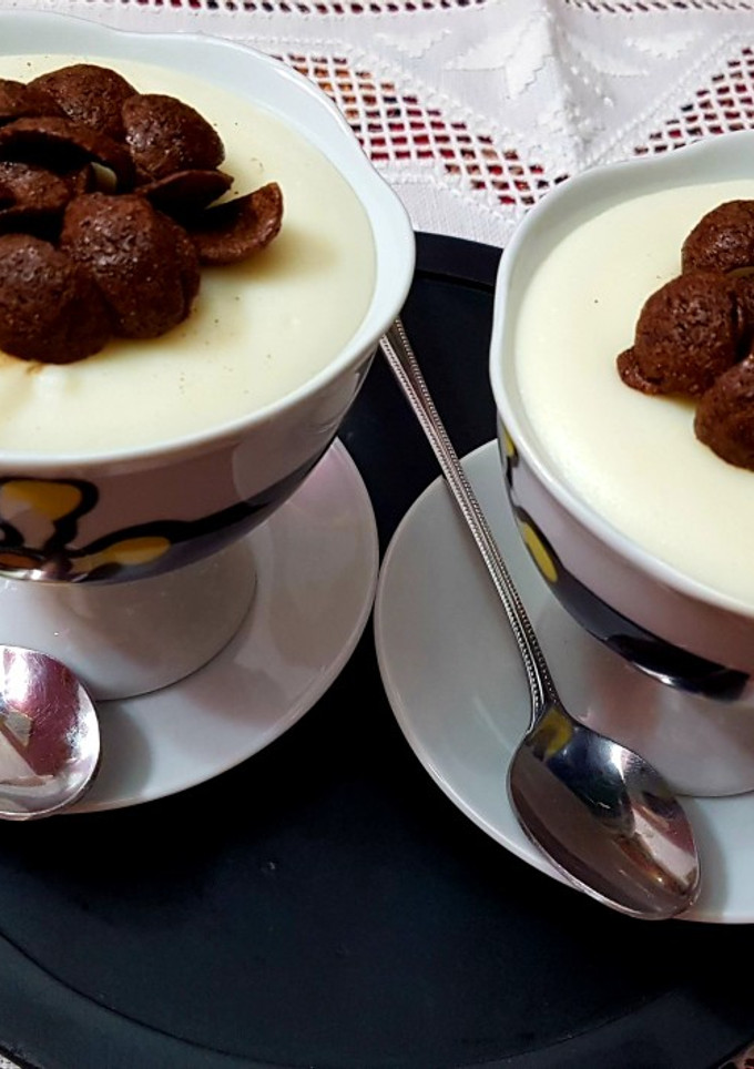 Una foto de Crema de arroz anisado con toppings