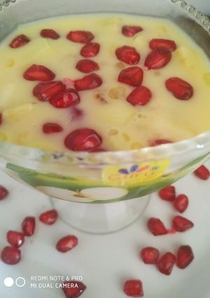 साबूदाना फ्रूट कस्टर्ड (sabudana fruit custard recipe in Hindi) रेसिपी मुख्य फोटो
