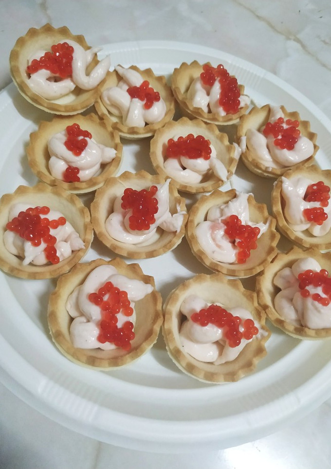 Una foto de Tartaletas de crema de salmón con caviar rojo
