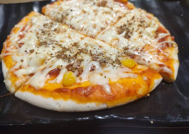 Corn cheese pizza