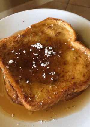 A picture of French toast.
