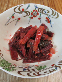 日式芥末拌甜菜根莖烏魚子 的食譜成品照片