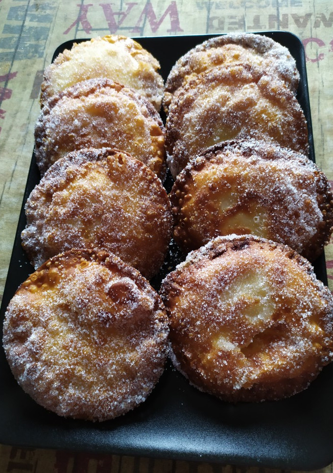 Una foto de Empanadillas dulces de crema pastelera con manzana