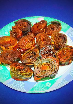 अळू वडी (alu vadi recipe in marathi) रेसिपी चे मुख्य फोटो