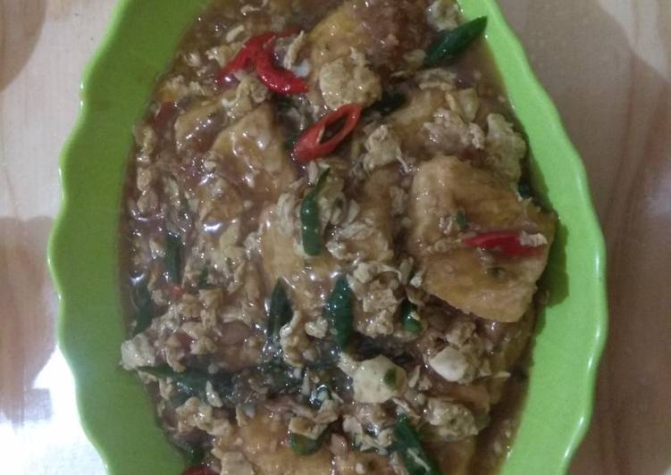 Tahu telur masak tauco