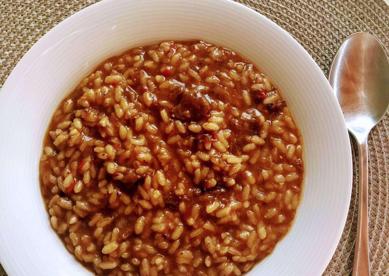 Arroz meloso de carrilleras en salsa (aprovechamiento)