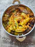 Stuffed pointed gourd