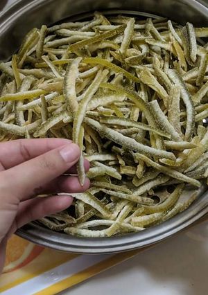 Hình của món Vỏ bưởi sên đường gừng.