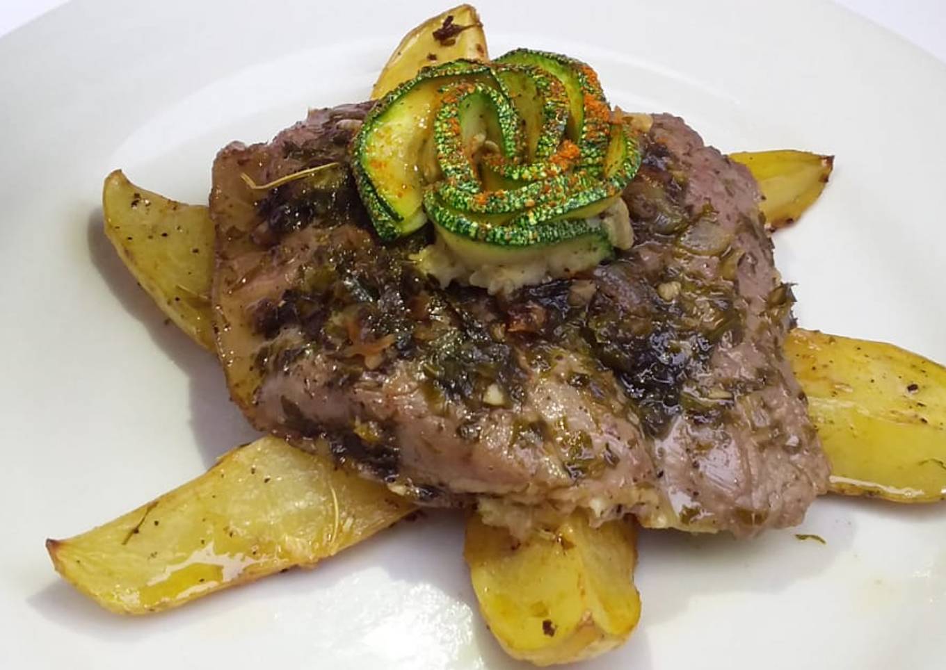 Filete al perejil con papas rústicas
