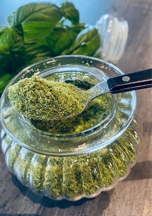Foto di Sale aromatizzato al basilico