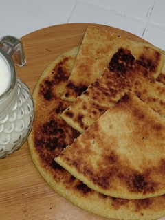 صورة لوصفة فطير بزيت الزيتون والسانوج (كسرة)