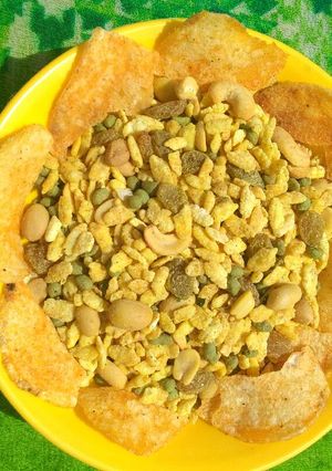 A picture of Chivda fry.