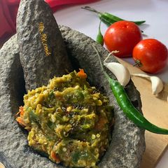 A picture of Garlic tomato chutney.