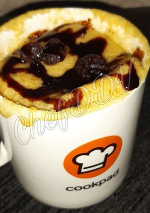 A picture of Choco Cranberry Honey Mug Cake......in 2 minutes.