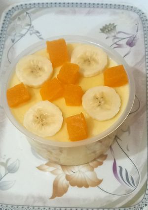 A picture of Vanilla custard 🍮 🍌 🍌🍊.
