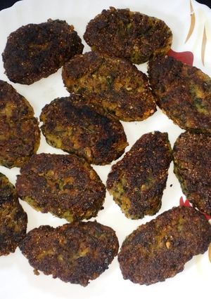 চাল কুমড়ো পাতার বড়া(chal kumro patar bora recipe in Bengali) রেসিপির প্রধান ছবি