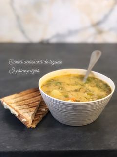 O poză a rețetei Ciorbă acrișoară de legume.