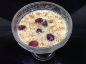 Una foto de postre de kefir