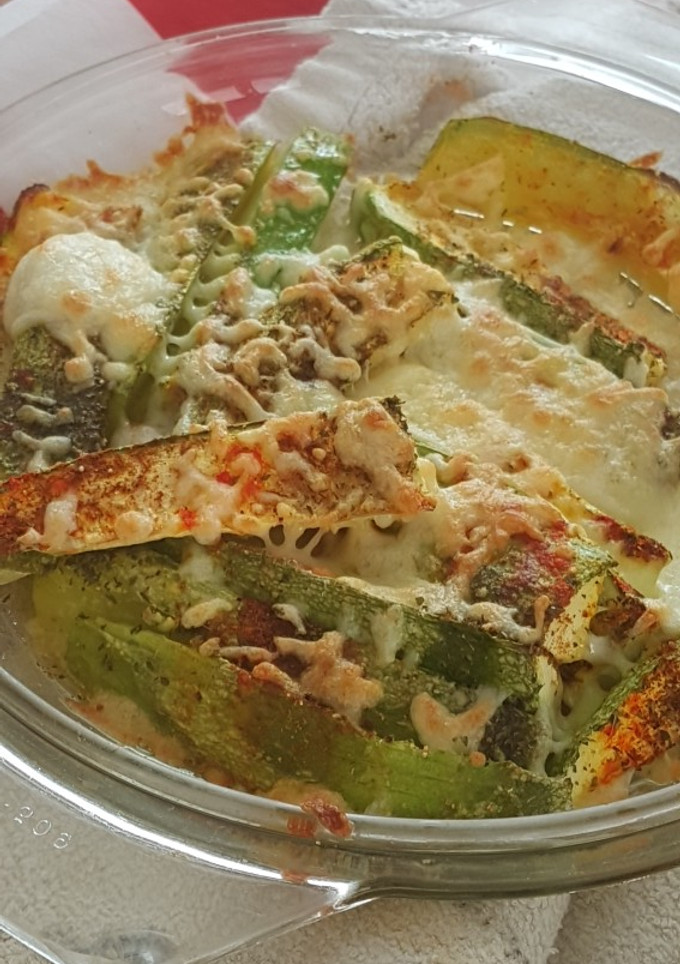 Una foto de Calabacines gratinados con pimentón