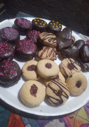 Una foto de Galletas y Alfajores con masa de Pasta Frola