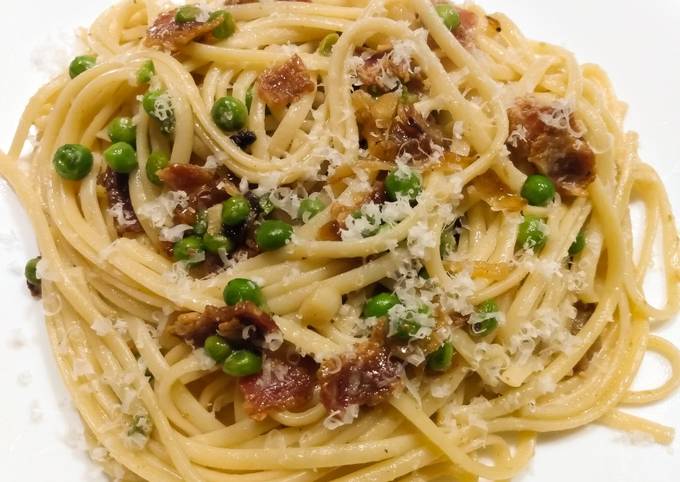 Sweet pea and bacon linguine