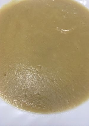 Una foto de Crema de puerros y jamón serrano