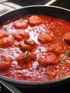 Una foto de Albóndigas con tomate