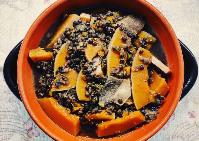 Zuppa di lenticchie beluga, zucca e porcini