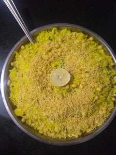 (કાંદા પૌવા) kanda pauva recipe in gujarati ) રેસીપી મુખ્ય ફોટો
