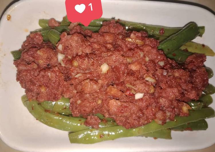 Grilled spicy beef green bean