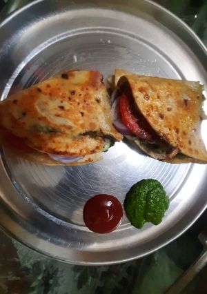 A picture of રોટી સેન્ડવિચ.