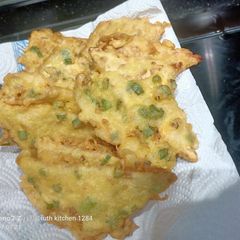 A picture of Deep fried soya bean cake Indonesia style(mendoan).